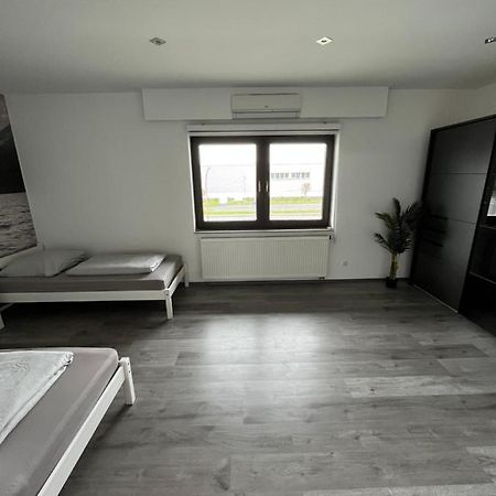 Messewohnung/Ferienwohnung Kolín nad Rýnem Exteriér fotografie